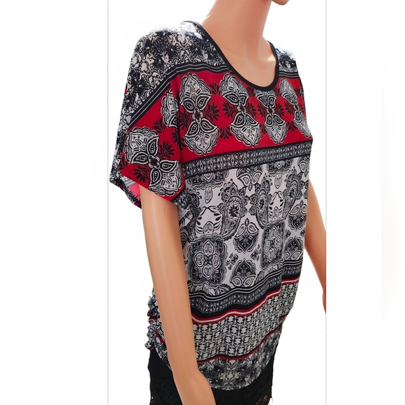 Lavish Red and Black Patterned Blouse - Picture 4 of 5